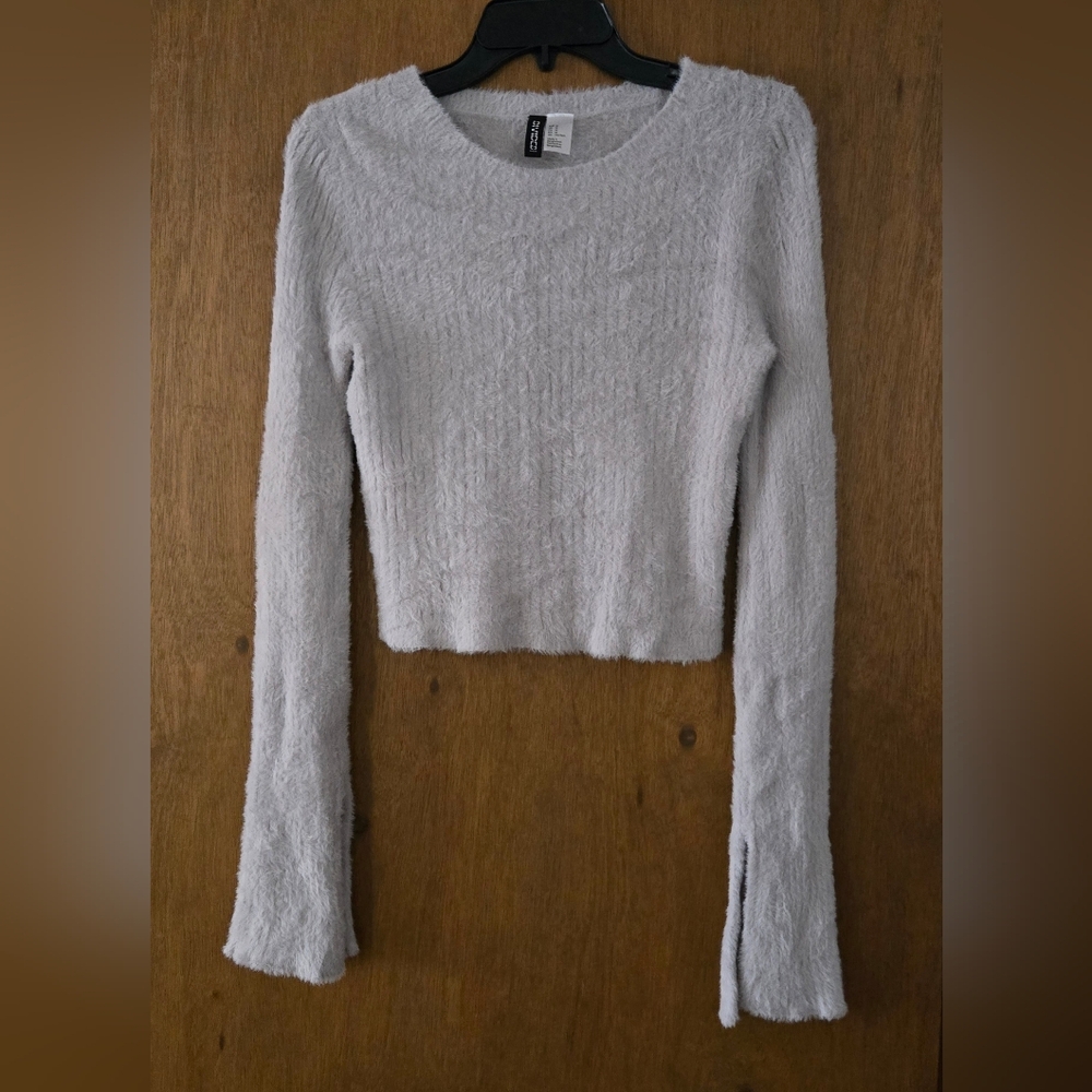 H&M Textured Light Gray Long Sleeve Crop Top